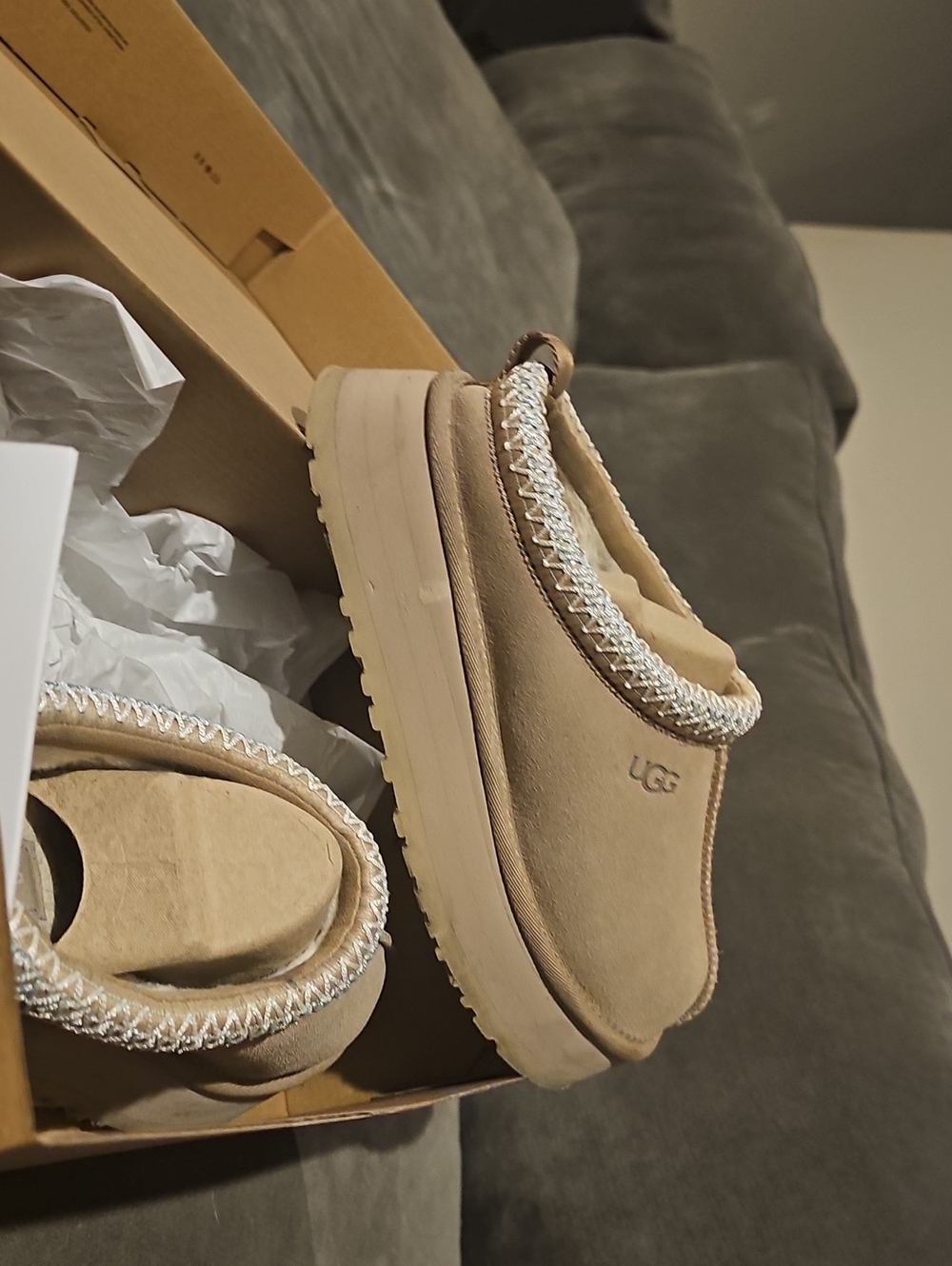 Uggs in Tan Very Good Condition
